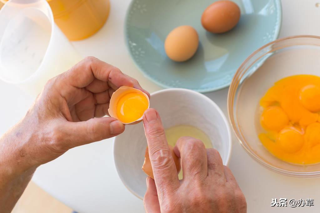 如何识别土鸡蛋好坏（教你分辨土鸡蛋和饲养的鸡蛋）